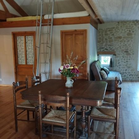 Retour Aux Sources Villa Saint-Lattier Exterior foto