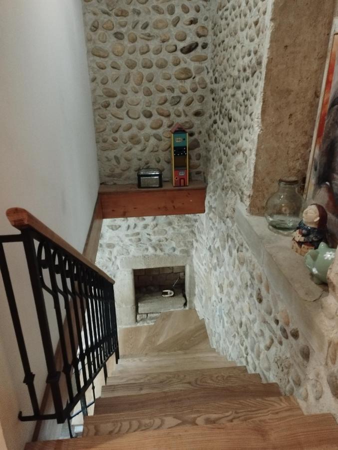 Retour Aux Sources Villa Saint-Lattier Exterior foto